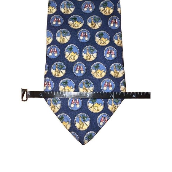 Salvatore Ferragamo Navy Egyptian Vacation Print Handmade Tie - Picture 2 of 5